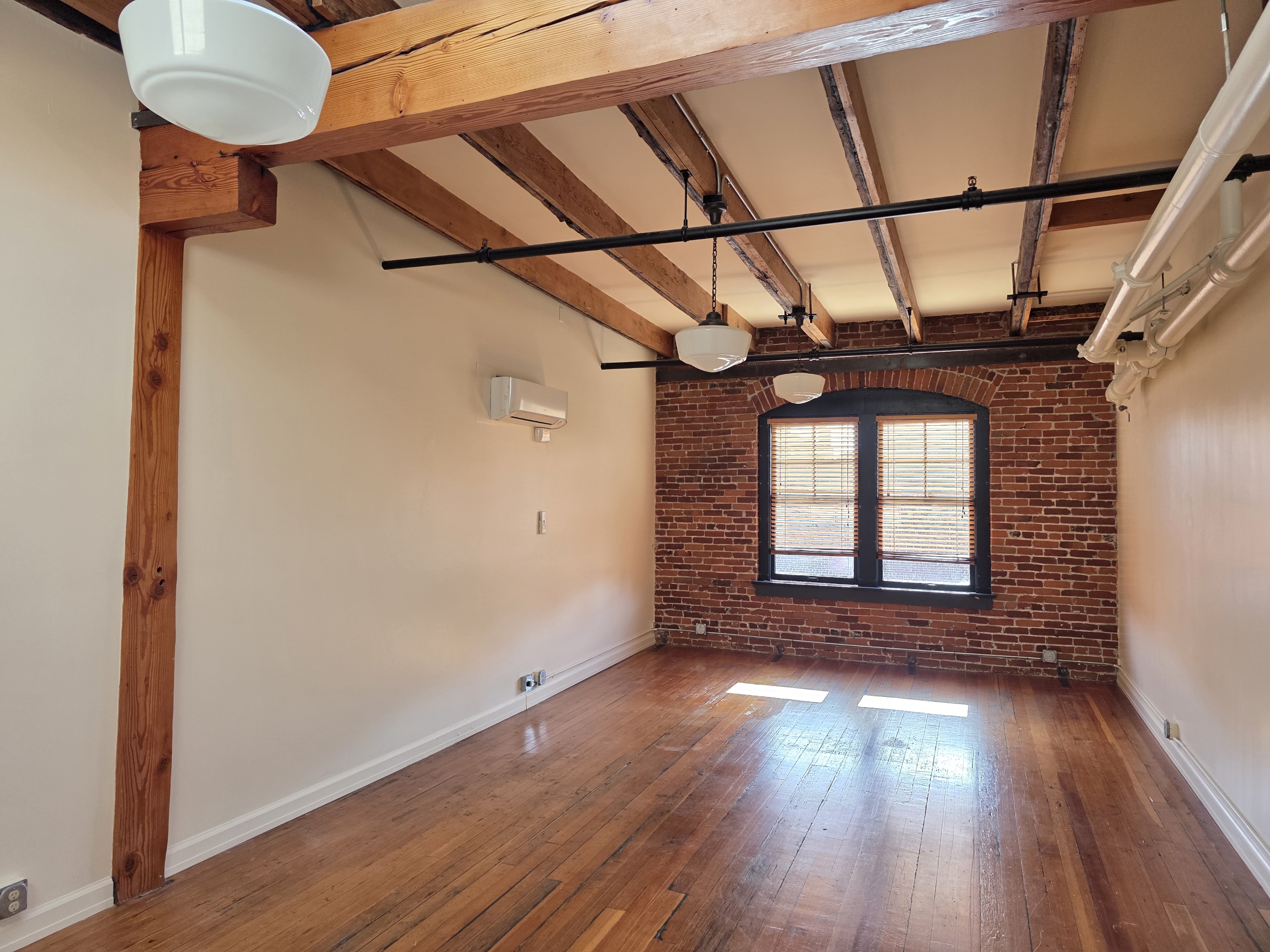 1306 NW Hoyt St.